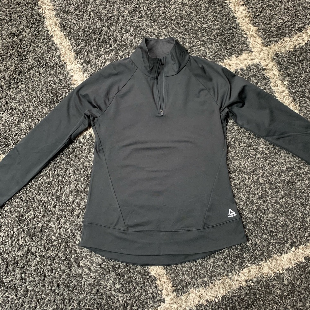Never worn Black Rebox half zip workout top!